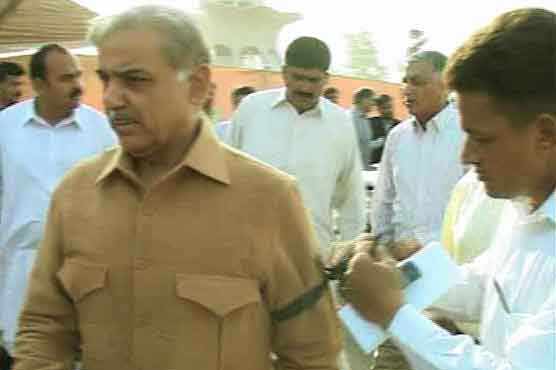 Punjab CM offers Eid prayer with flood victims 