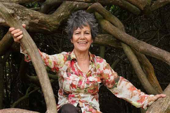 Extraordinary story of a woman kidnapped as a child 