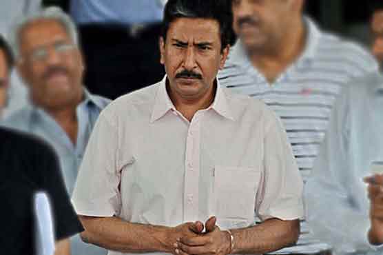 Pakistan mulling Malik baiting coach bid