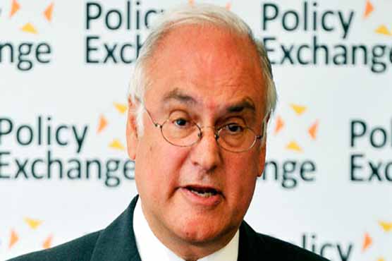 Make exams tougher, says UK schools chief inspector 