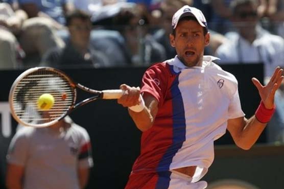 Djokovic makes quick work of Benneteau