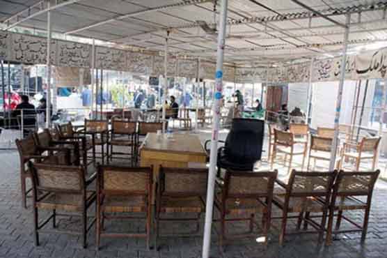  Multan: Lawyers on strike against fall of chambers