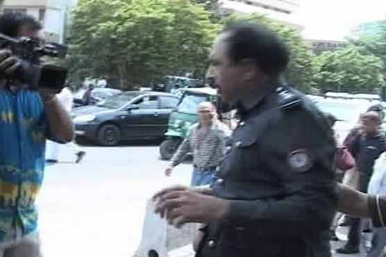 Karachi: DSP arrested over waving arms in court
