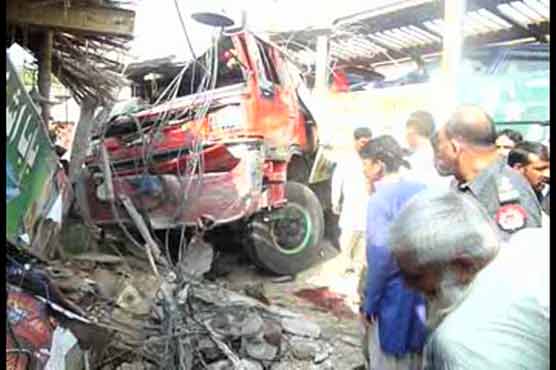 4 killed in Mian Channu, Kandhkot road accidents 