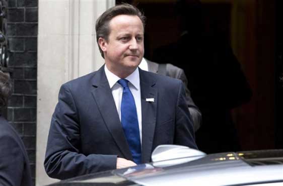 Cameron keeps top ministers in cabinet reshuffle 