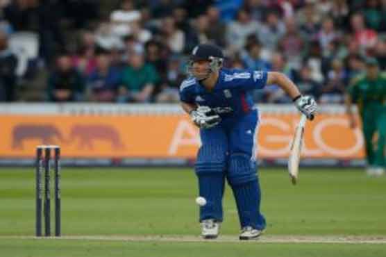 Trott out for season with broken hand 