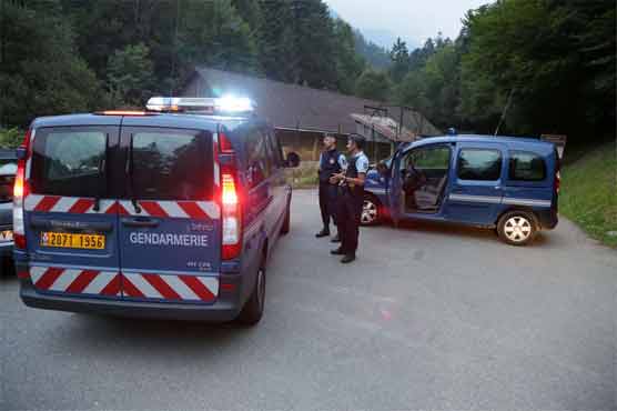 French Alps: 4-year girl spent 8 hours in car full of corpses 