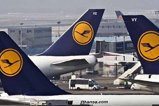 Lufthansa halts half of its scheduled flights