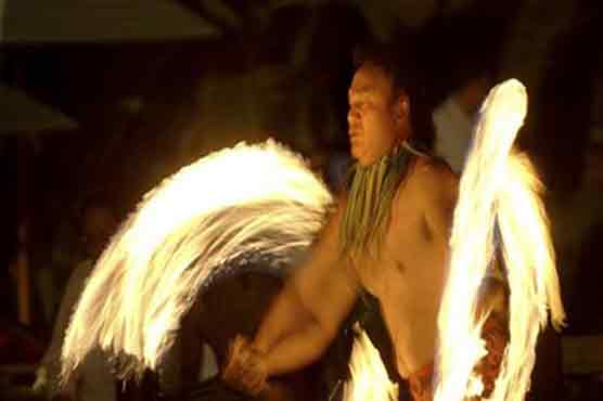 Vendors sell fake Hawaii knickknacks to tourists 