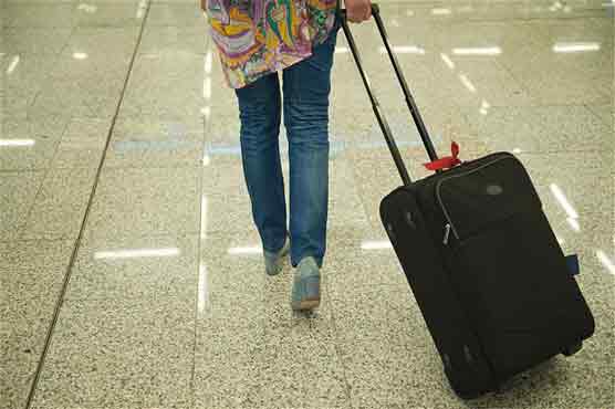 Women change outfit 28 times in a week while on holiday 