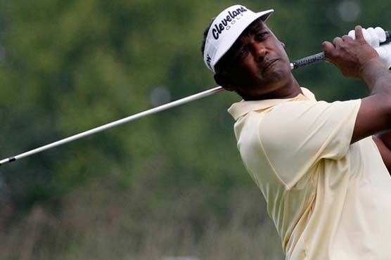 Golf: Vijay Singh seizes lead at BMW Championship