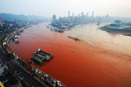  River turns red in China