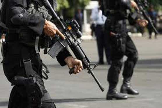 Alleged bomb maker surrenders to Indonesia police