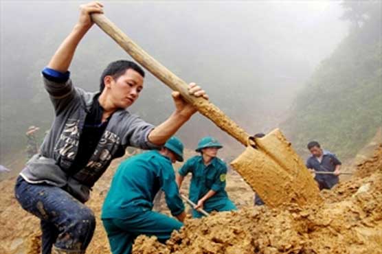 Landslides, flooding kill 29 in Vietnam