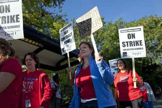 Chicago teachers strike in headache for Obama ally 