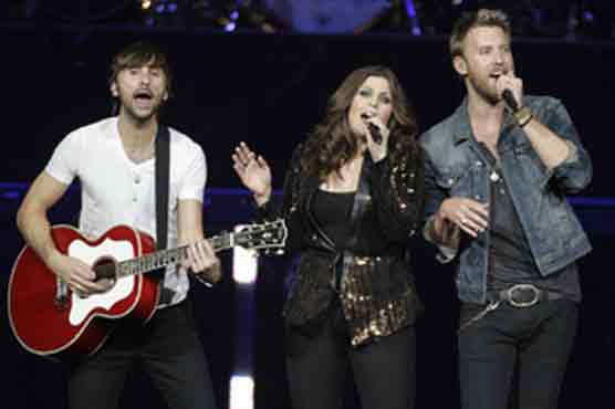 Lady Antebellum record Christmas album