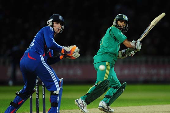 England beat South Africa to level T20 series 1-1