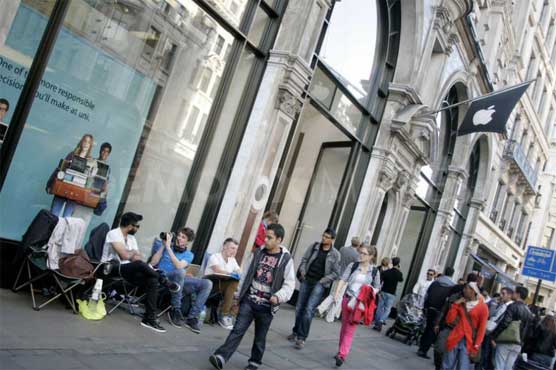 Man offers cash for queue jump for iPhone5