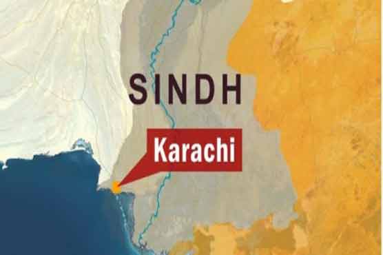 Speedy bus crushes 4 to death in Karachi
