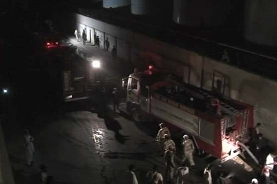 Karachi: Firefighters fail to extinguish oil factory fire