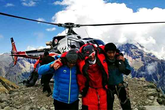 Avalanche on Nepal peak kills at least 9 climbers 