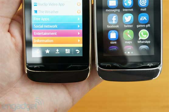 Nokia unveils two new mid-range cellphones