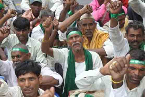 Indian farmers vow to oppose corporate sector