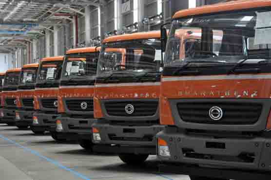  Daimler launches trucks produced in India factory 