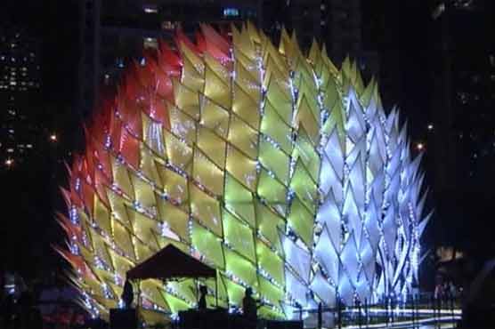 'Flaming moon' lantern lights up in Hong Kong