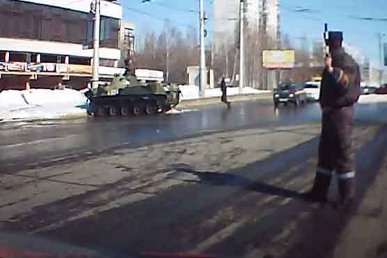 'Drunk' soldier drives tank into lamp post in Russia