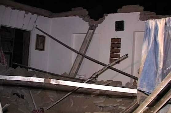 لاہور: مکان کی چھت گرنے سے ماں اور 2 بیٹے زخمی