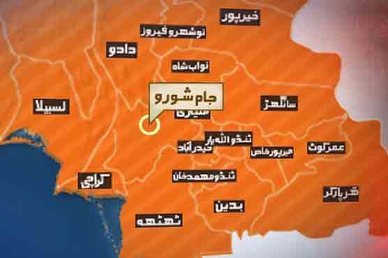8 killed as bus plunges into ravine in Jamshoro 