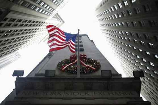 US stocks edge higher 