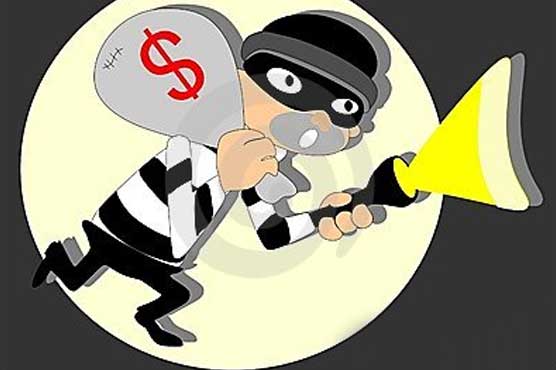 Italian man catches a thief, then gives him a job