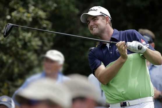 Leishman grabs Masters lead, Woods in the mix