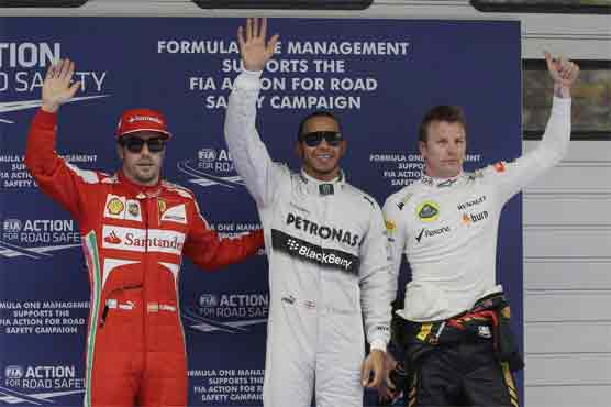 Mercedes' Hamilton takes pole for F1 Chinese GP 