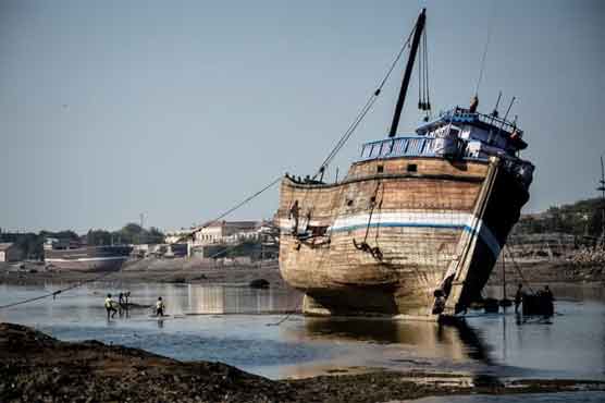 Mandvi boat building industry sinking 