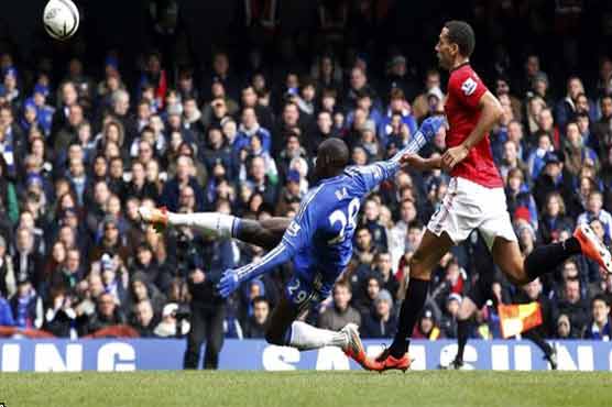 Man United resumes title surge with win at Stoke