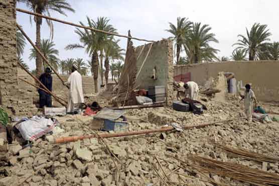 Army evacuates severely injured from quake-hit area