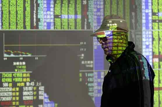 Investors dump gold, crude oil