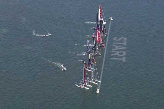 Luna Rossa boats set up semifinal meeting
