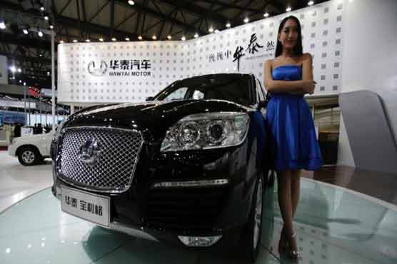Automakers target Chinese buyers at Shanghai show