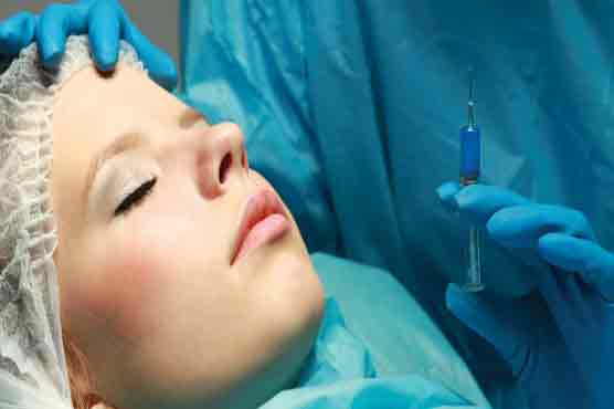 Cosmetic surgery needs tighter rules: UK experts