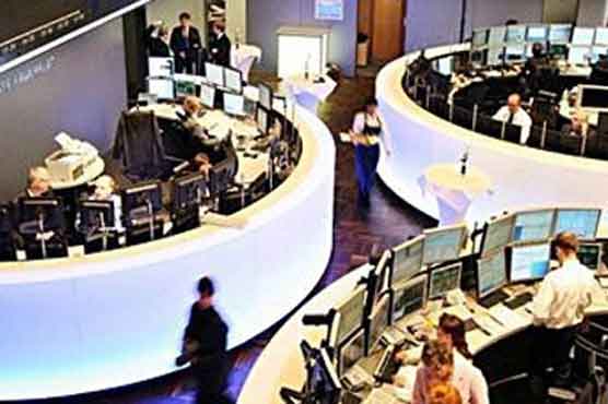 European stocks mostly fall amid mixed economic data