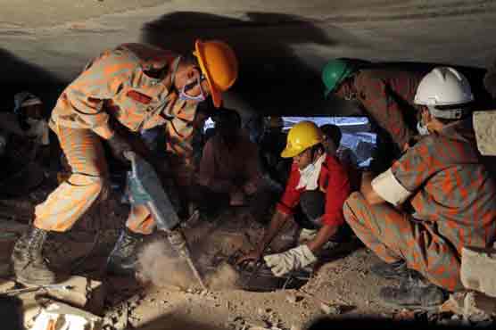 Death toll in Bangladesh collapse passes 300