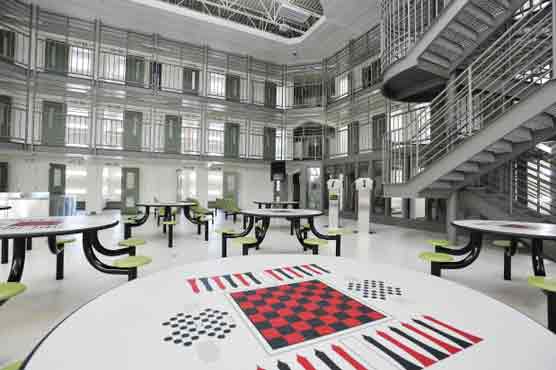 Staff on strike at 7 prisons in western Canada