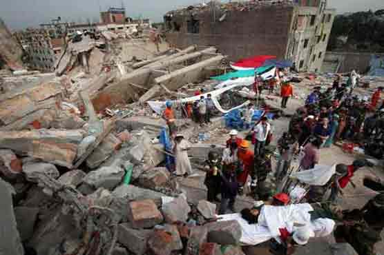 Bangladesh building collapse death toll nears 350