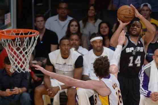 Spurs sweep depleted Lakers out of playoffs