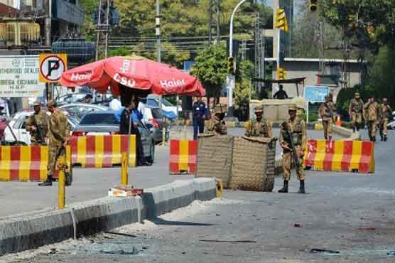 Suicide blast kills eight, injures 43 in Peshawar