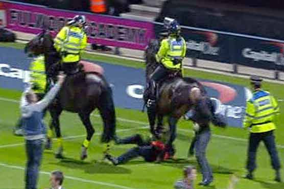 Crowd trouble mars English football's new season